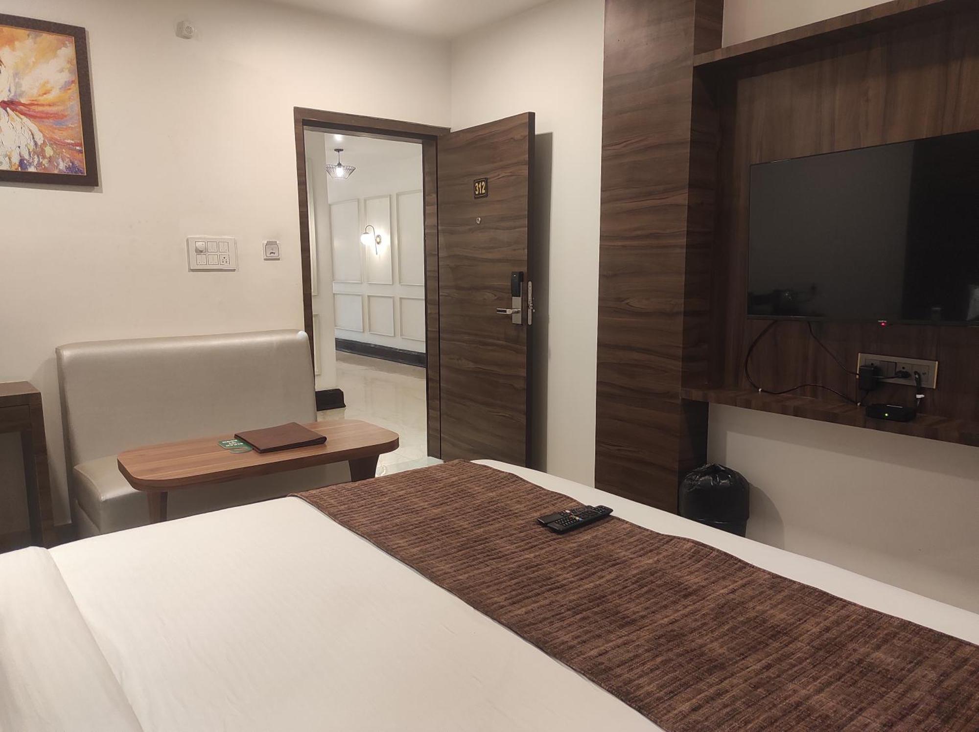 Hotel Obsidian Blue Itānagar Extérieur photo